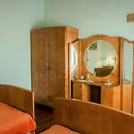 Villa Slivari 83 *