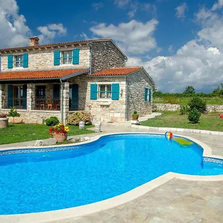 Villa Slivari *