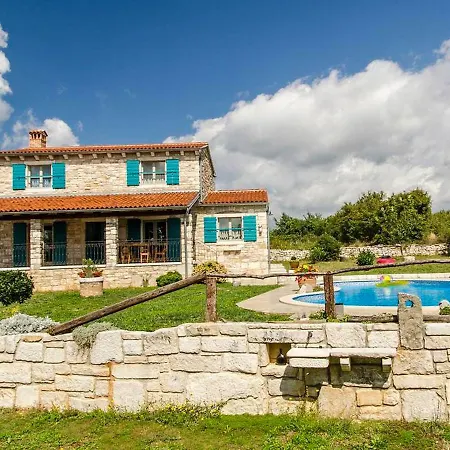 Slivari Villa *
