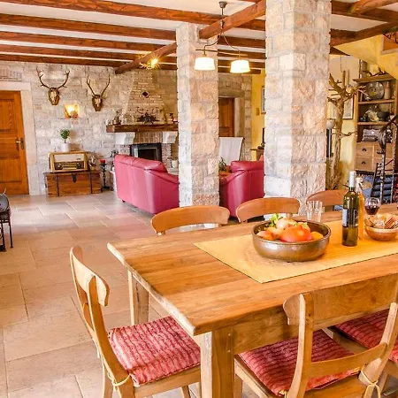 Slivari Villa *