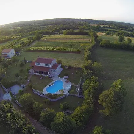 Villa Slivari 83 Žminj